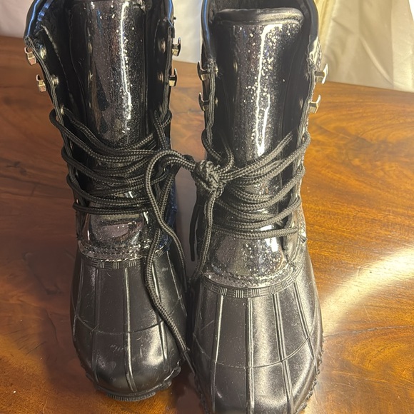 NEW Juicy Couture Rain Boots Black JC-TALOS SIZE 7 - Picture 4 of 5